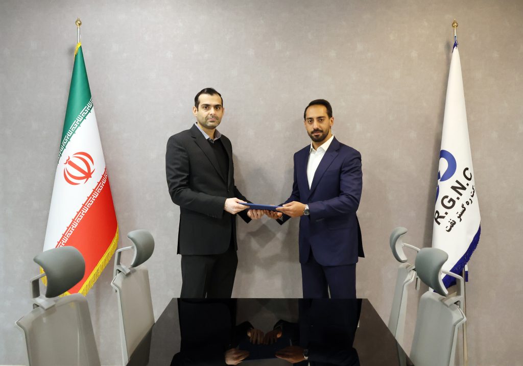 Sajjad Zakeri at the Rah Gostar Naft headquarters